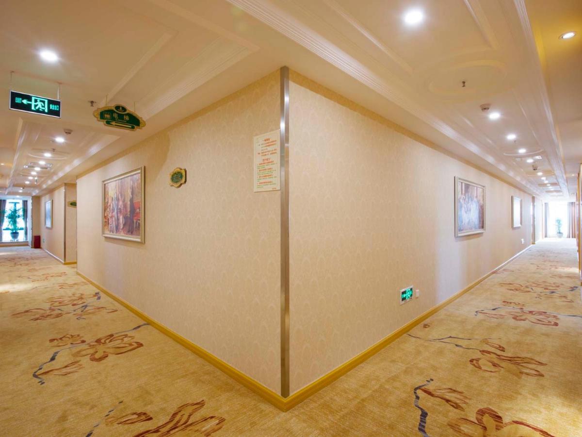 Vienna International Hotel Shenzhen Guangming Avenue Экстерьер фото